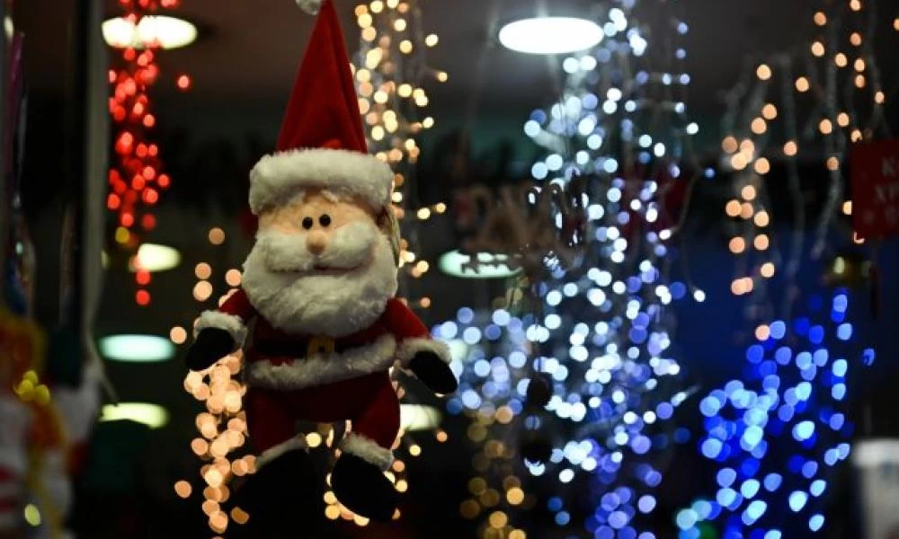 Τα φετινά μοναχικά Χριστούγεννα - Εκκλησιασμός για ελάχιστους